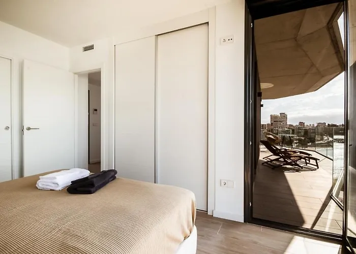 Modern Sea Front Sea Water Appartement *